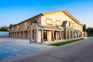 โรงแรมรายวันบางเสร่