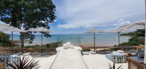 The Lunar Beach House คาเฟ่ริมทะเล พัทยา grandbangsaray